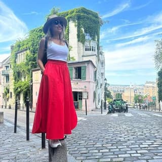 Ivonne de viaje en París